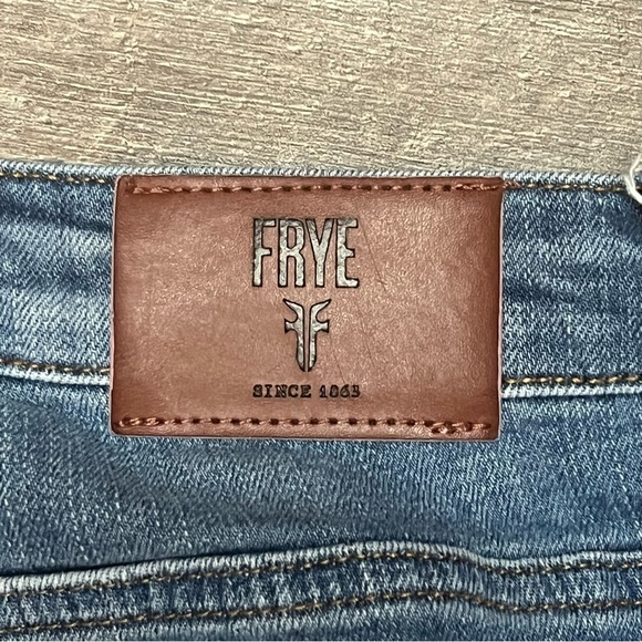 Frye Ladies Jeans Size 8 - Picture 3 of 6